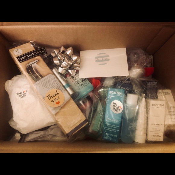 💋 Welcome Poshers 💋 - Picture 11 of 16